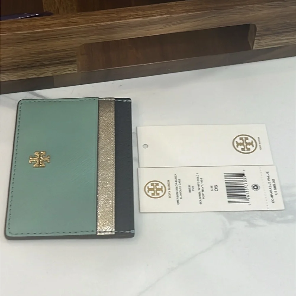 Cute.Tory Burch Green and Black Card Holder